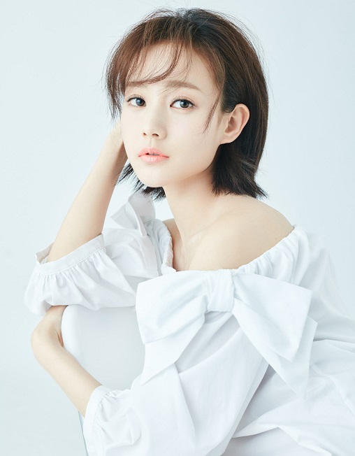 1580269639510442.jpg 李一桐翻包.jpg