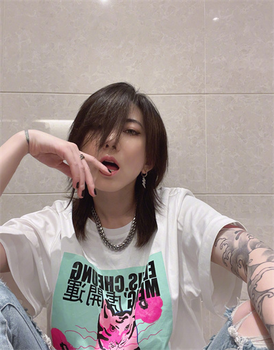 刘忻02.jpg